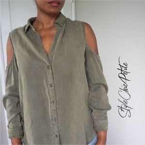 Cloth & Stone Anthropology olive Cold Shoulder Top Size XS 🥳HP